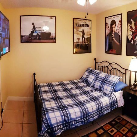 A Private Bedroom Orlando Exterior foto